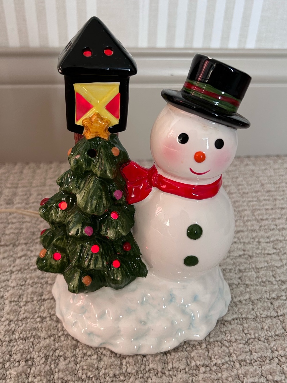 Vtg Illuminated Snowman & Christmas Tree Corded Electric Snow Textured Base 1980